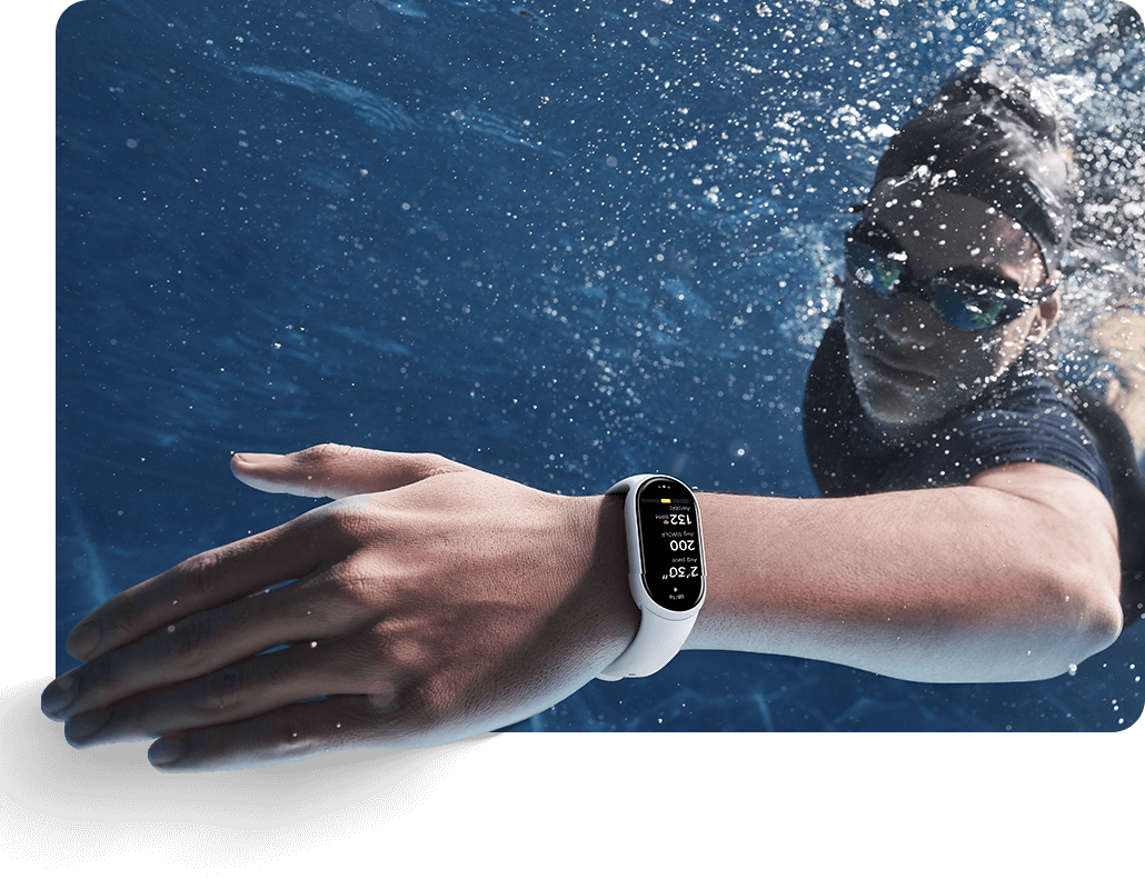 Xiaomi Smart Band 10 sumergida en agua